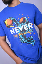 NEVER STOP:DREAMING : Classic Fit T-Shirts